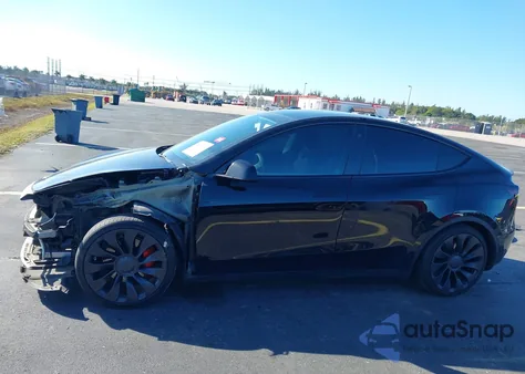 2022 Tesla Model Y Performance Dual Motor All-Wheel Drive z USA, uszkodzony, nr VIN 7SAYGDEFXNF406401